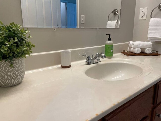 Building Photo - 3245 Clover Rd