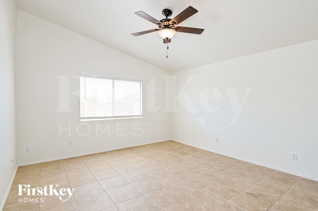 Building Photo - 2367 W Rousseau St