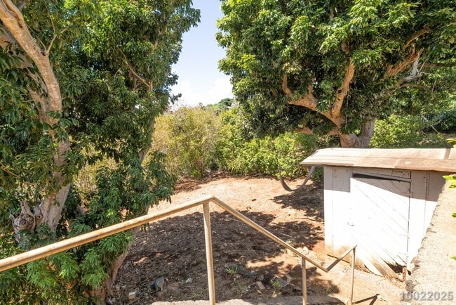 Building Photo - Move in Ready! 1 BD 1 BA home in Aiea ($300 off the first month’s rent if moved in December 21, 2...