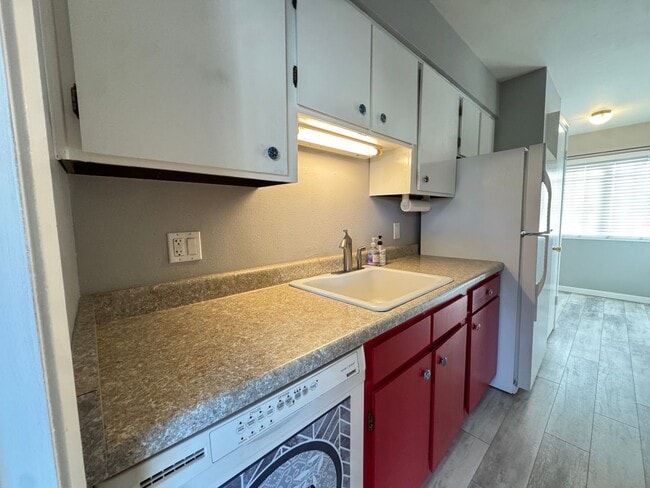 Building Photo - All Utilities Included! Condo in Winrock Villas