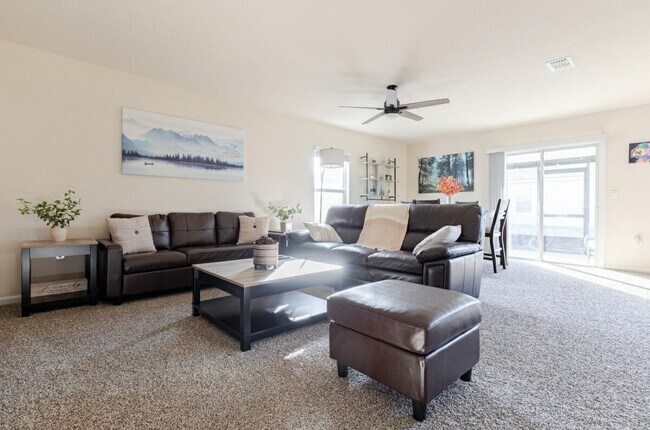 Building Photo - 3 Pinnacle Pl