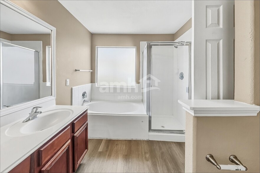 Building Photo - 1711 Mickle Creek Dr