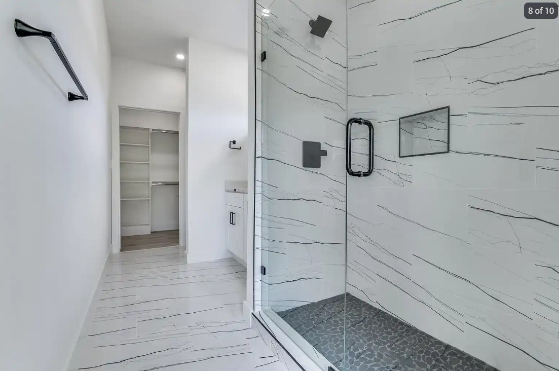Building Photo - Room in Duplex on Wendelkin St