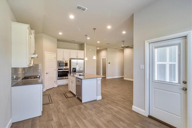 Building Photo - 2205 Blackcap St