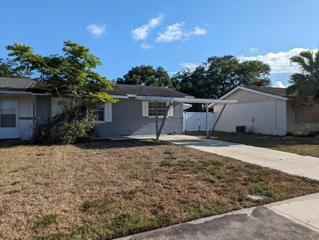 Building Photo - 2443 Mercury Dr