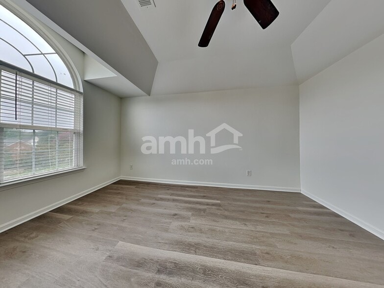Building Photo - 5622 Falls Ridge Ln
