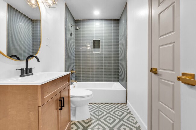 Building Photo - 4895 Helene Rd