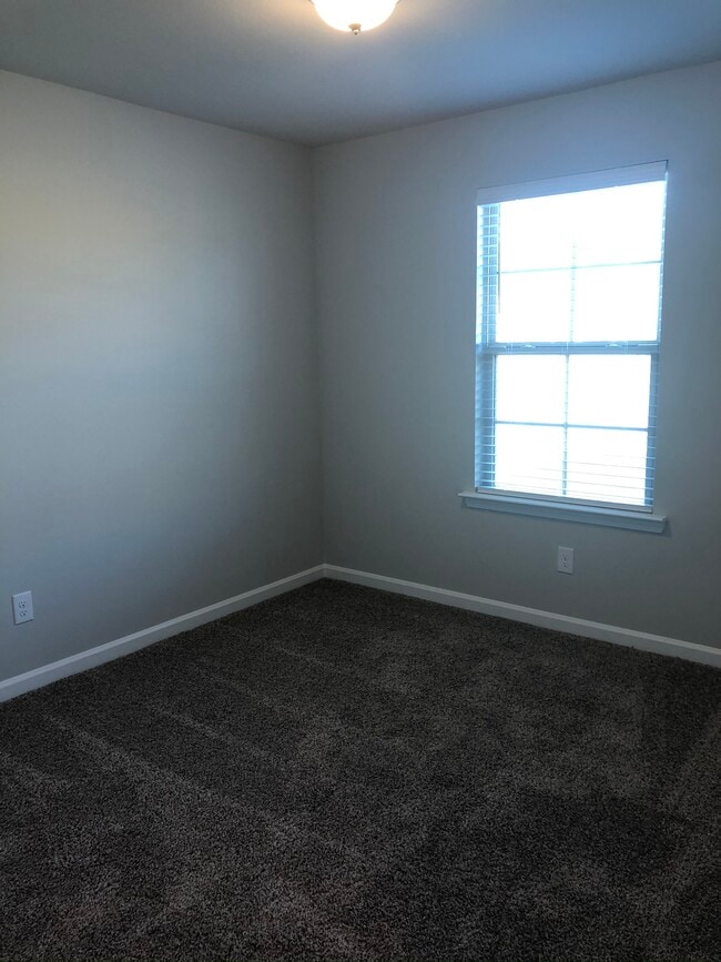 Building Photo - 13111 Fowler Dr