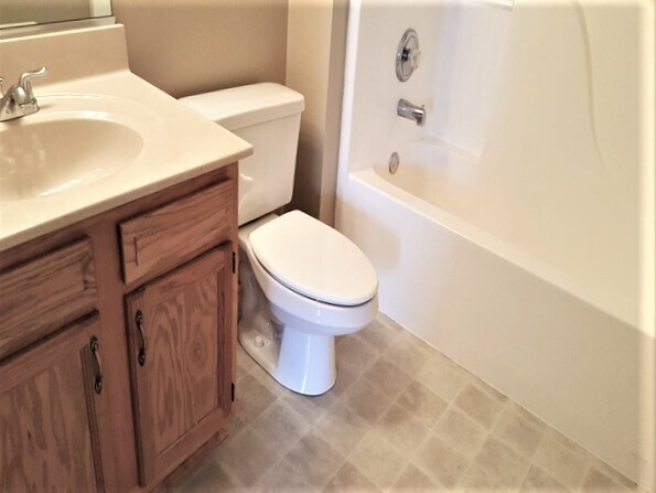 Building Photo - 440 Dexter Ct