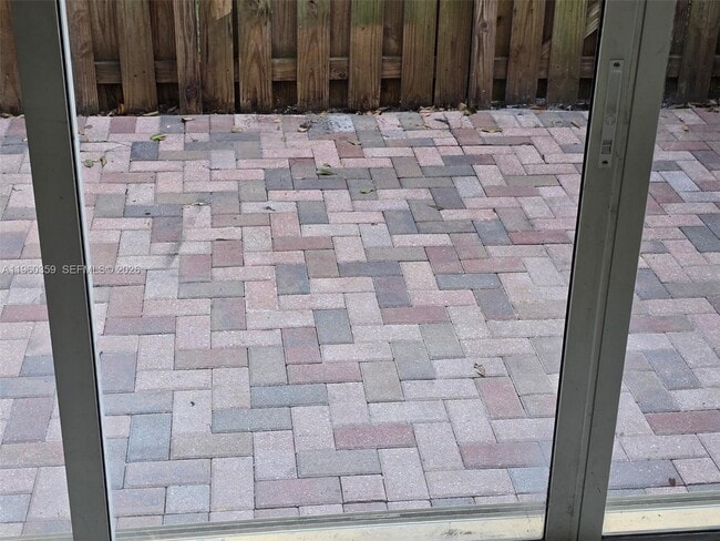 Building Photo - 1575 NE 33rd Ave