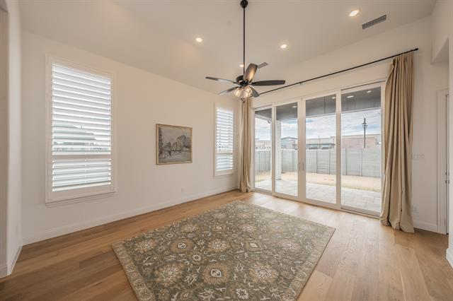 Building Photo - 2105 Tremont Dr