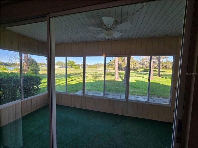 Building Photo - 582 Fairways Cir