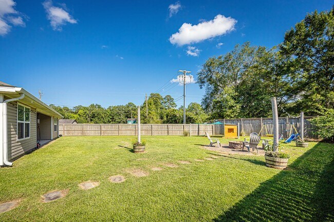Building Photo - 9125 Bellewood Dr
