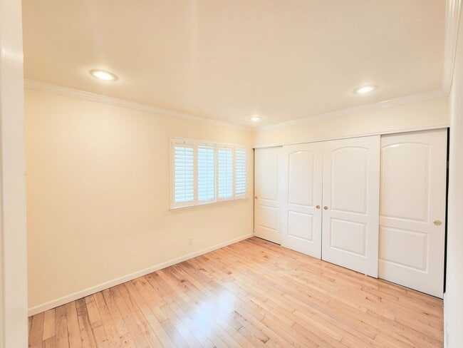 Building Photo - Updated 4 bedroom home