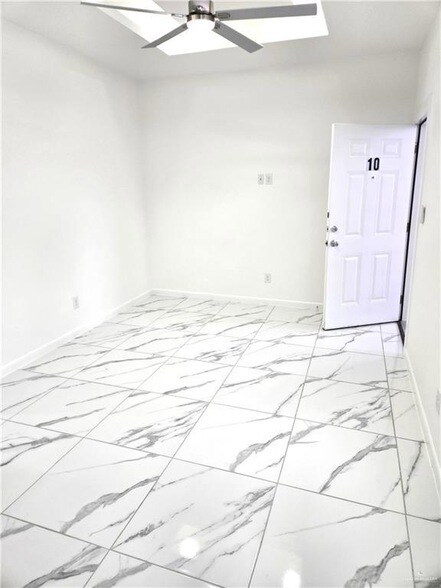 Building Photo - 3201 Magdalena St