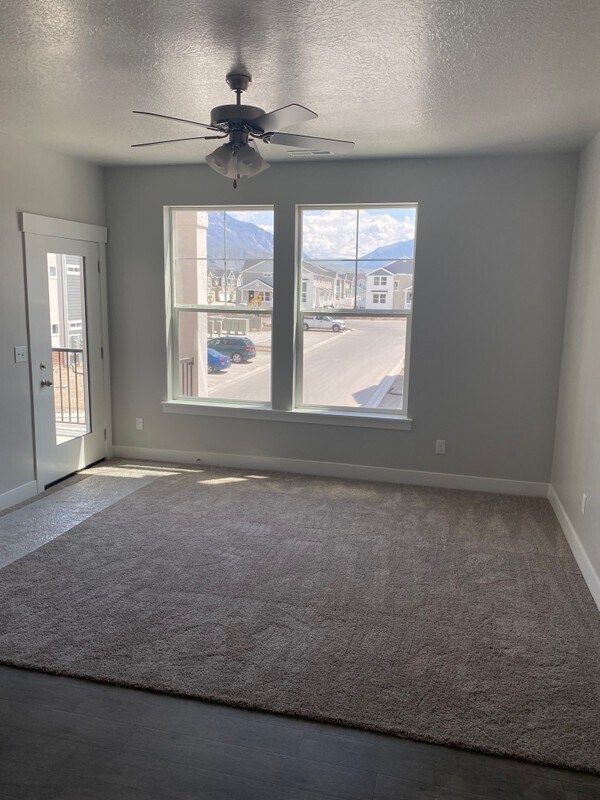 Building Photo - 549 N 360 W