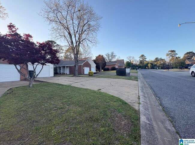 Building Photo - 1022 Vestavia Manor Dr