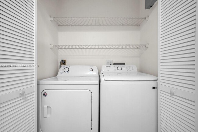 Building Photo - 11125 SW 134th Ct