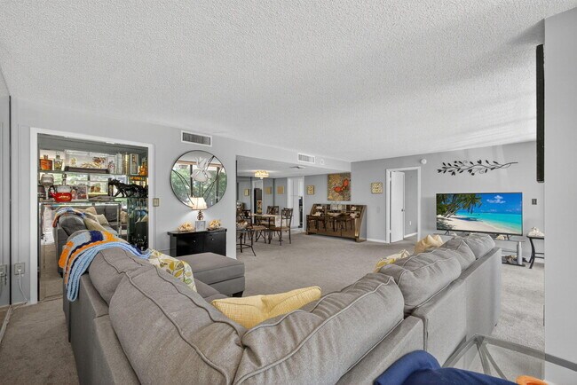 Building Photo - 4200 N Ocean Dr