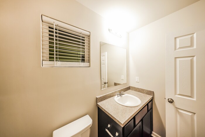 Building Photo - 236 Stonebriar Dr