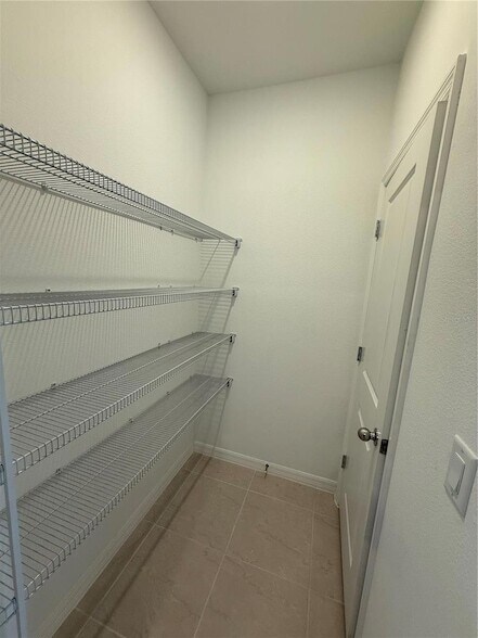 Building Photo - 4625 Orchard View Aly