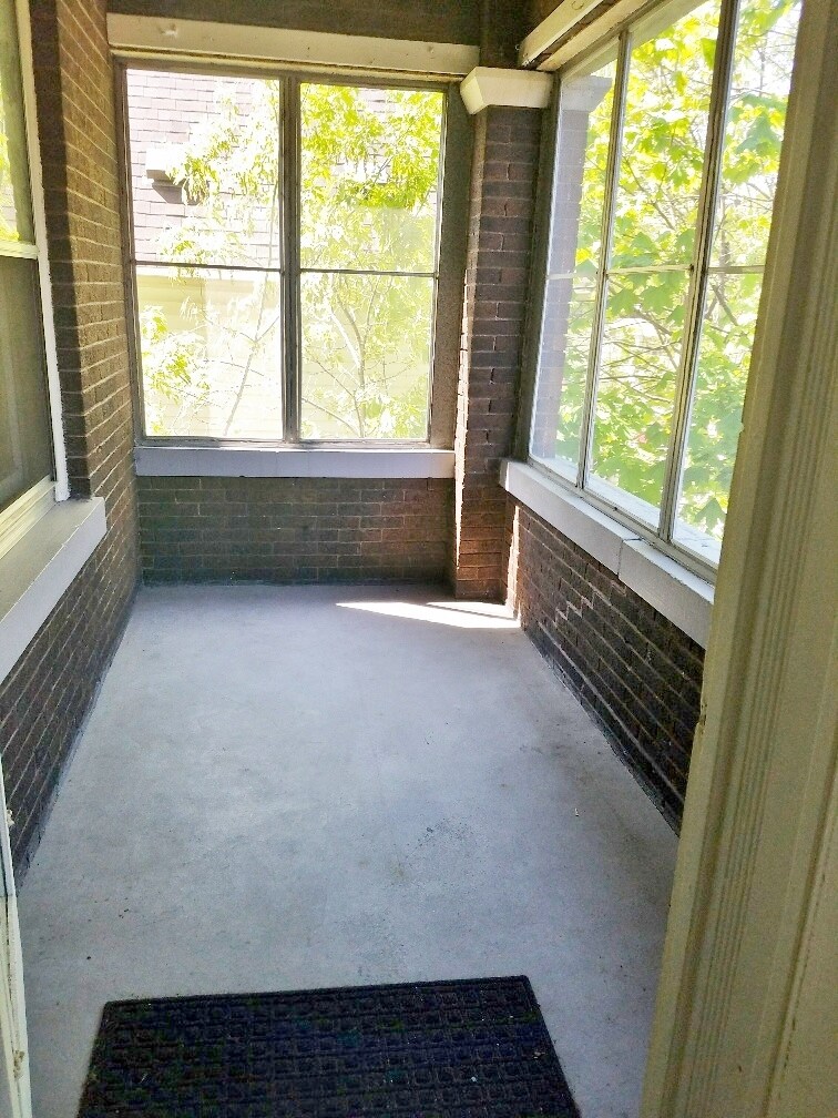 Building Photo - 2504 N Stowell Ave