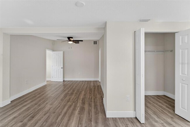 Building Photo - 2525 W Beach St