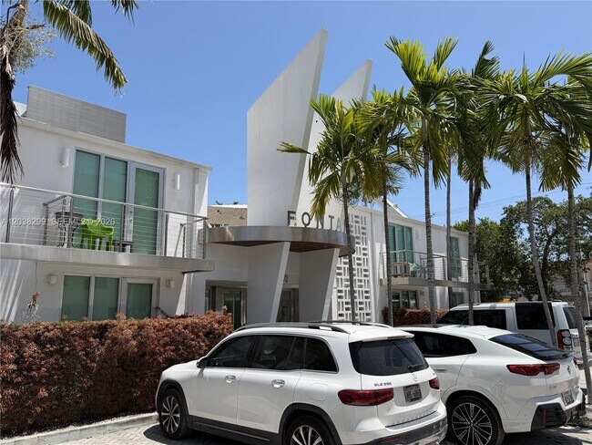 Building Photo - 1601 West Ave