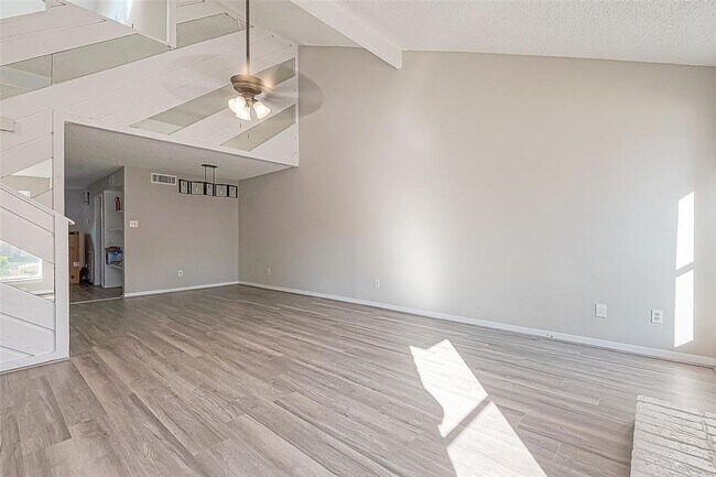 Building Photo - 9393 Westwood Village Dr