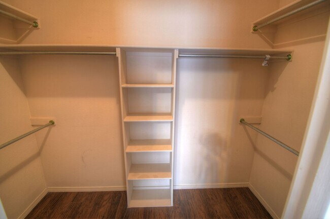 Building Photo - NW Heights --3 Bedroom 2 Bathroom 2 Car Ga...