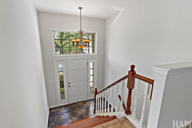 Building Photo - 434 Cromwell Cir