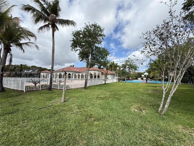 Building Photo - 3821 SW 167th Ave