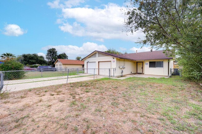 Building Photo - 7205 Timbercreek Dr