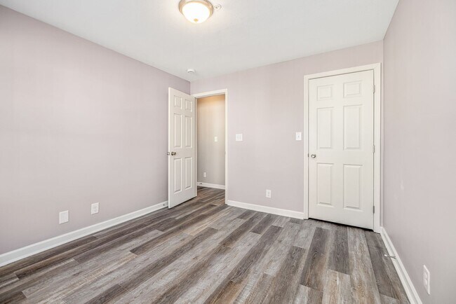 Building Photo - NEW Interior 3 bedroom 2 bathroom home