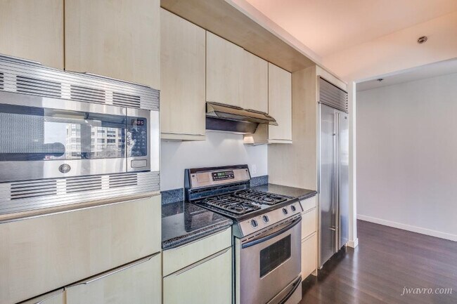 Building Photo - 219 Brannan St