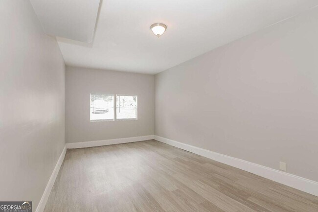 Building Photo - 442 Sherwood Oaks Rd