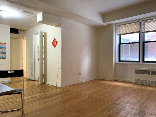 Building Photo - 134-25 Franklin Ave