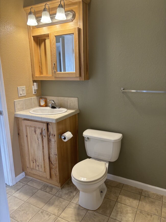 Building Photo - 1900 Plumcreek Ct