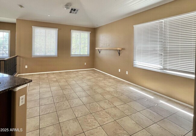 Building Photo - 4075 E Windsor Dr