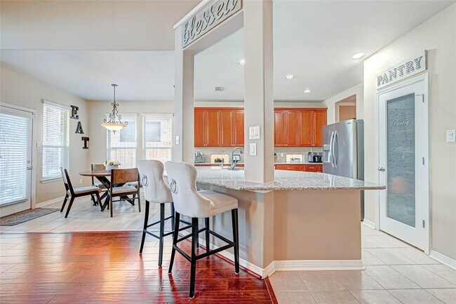 Building Photo - 618 Silver Creek Cir