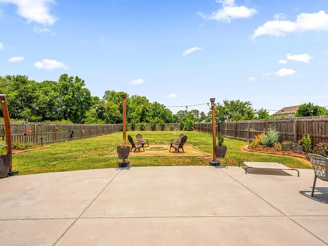 Building Photo - Lease OR Lease to Own