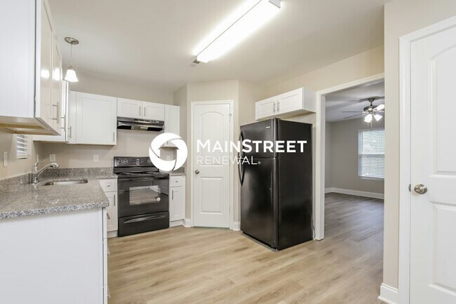 Building Photo - 3 Bedroom Pet-Friendly Home in Greensboro,...