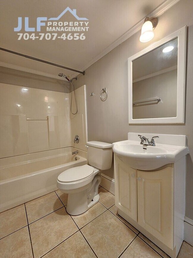 Building Photo - Cute 2 Bed/1 Bath Ranch in Downtown Kannapolis!