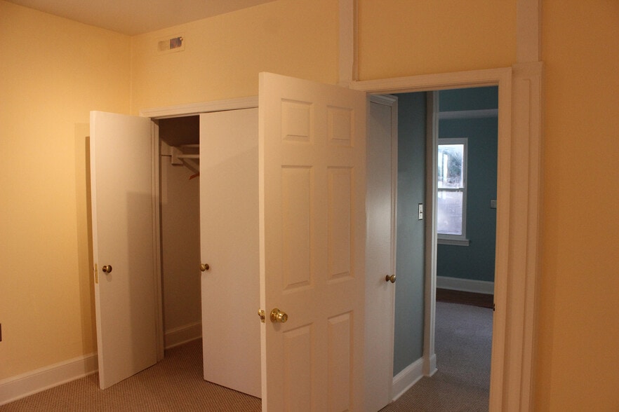 bedroom - 2948 Albemarle St NW