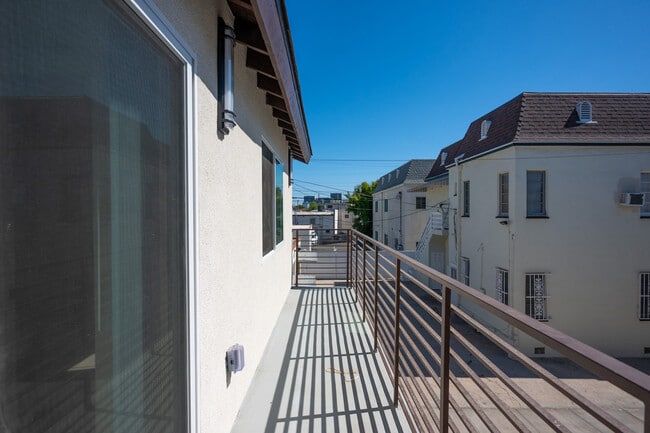 Building Photo - 130 S Harper Ave