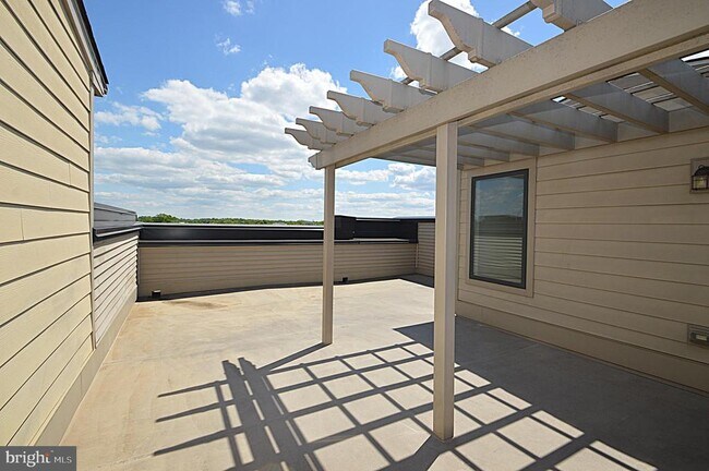Building Photo - 44840 Tiverton Sq