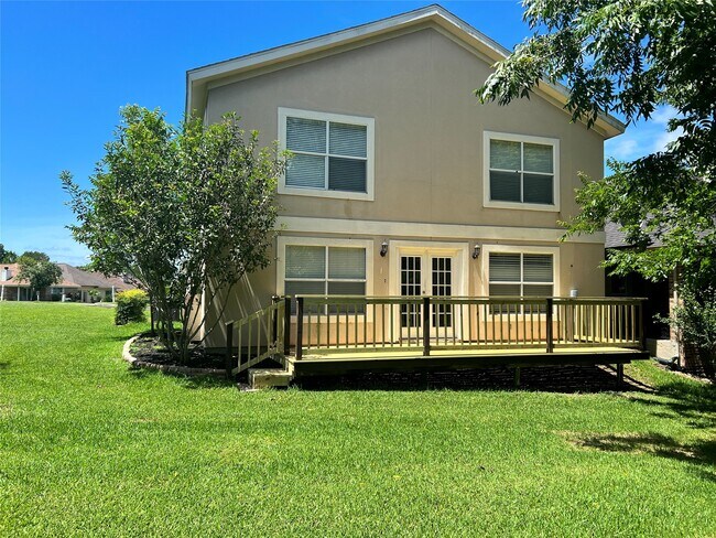 Building Photo - 100 Harbour Town Dr
