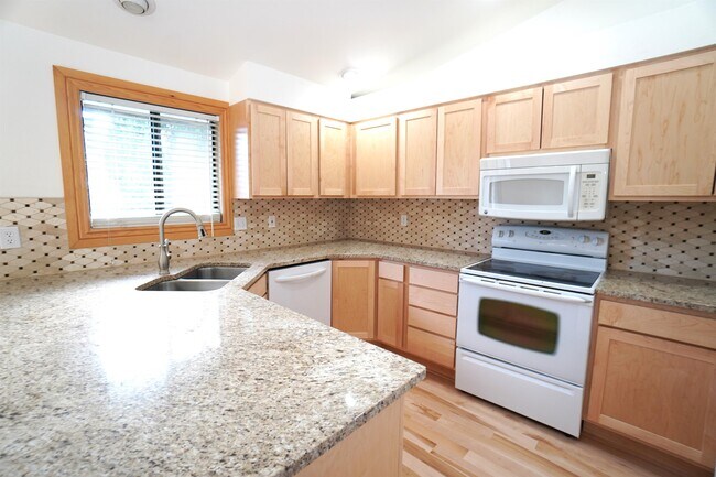 Building Photo - 11965 W Gunsmoke Dr