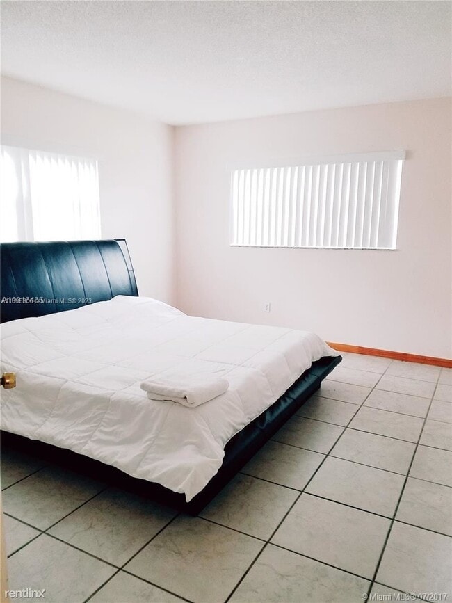 Building Photo - 5 br, 3 bath House - 14075 SW 45th Ter