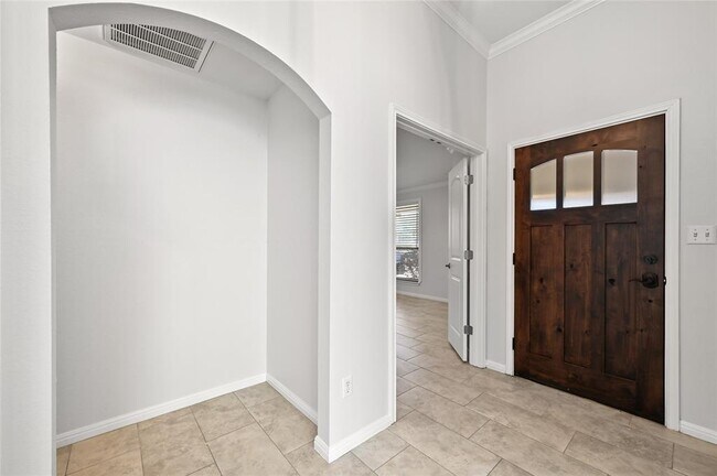 Building Photo - 6909 Bay City Bend